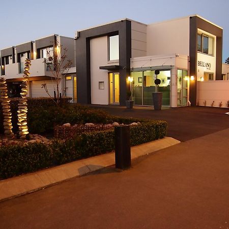 Bellano Motel Suites Christchurch Eksteriør bilde The entrance to the hotel