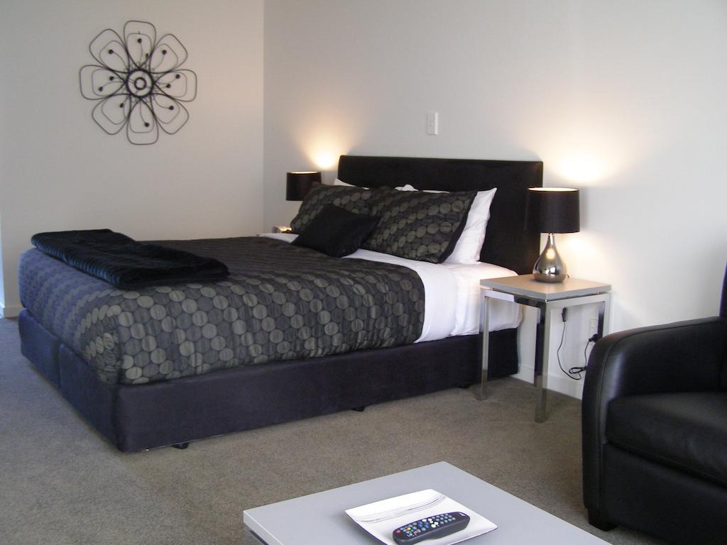 Bellano Motel Suites Christchurch Eksteriør bilde A typical motel room