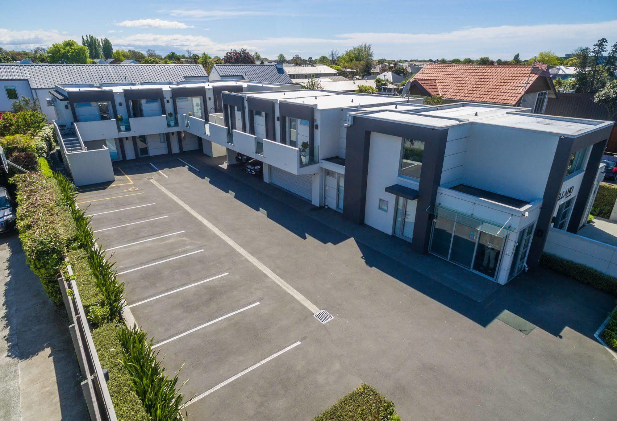 Bellano Motel Suites Christchurch Eksteriør bilde Aerial view of the school