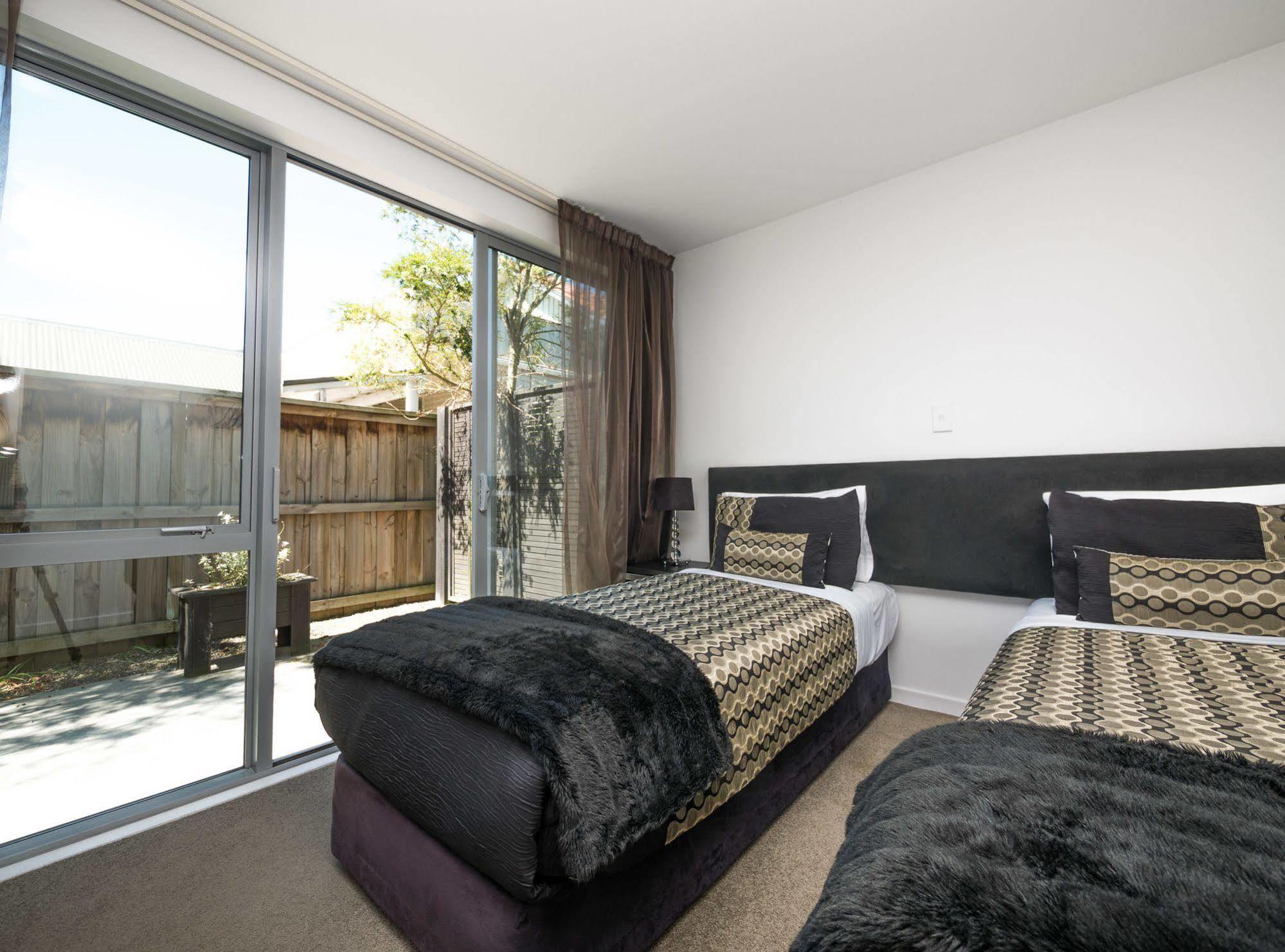 Bellano Motel Suites Christchurch Eksteriør bilde A bedroom at the hotel