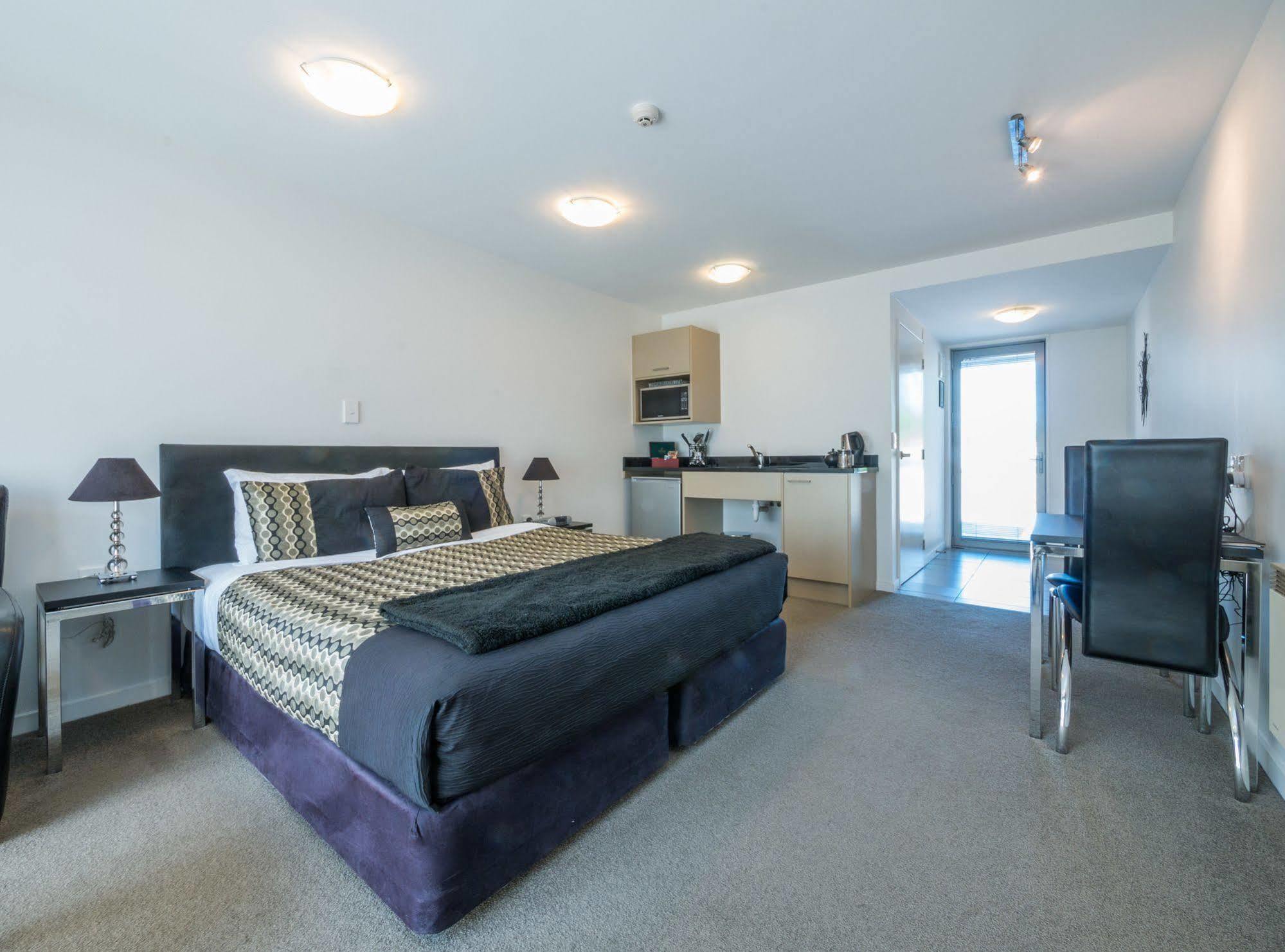 Bellano Motel Suites Christchurch Eksteriør bilde Studio apartment