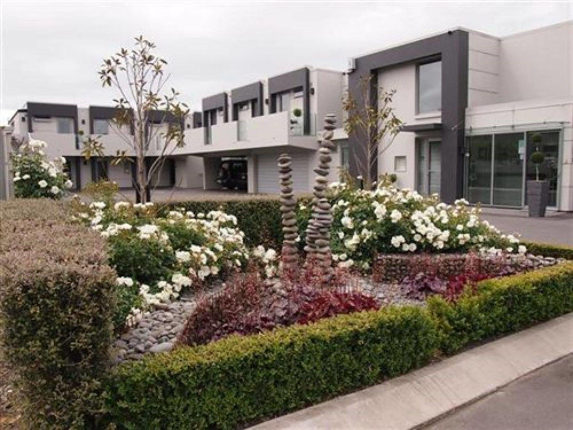 Bellano Motel Suites Christchurch Eksteriør bilde The new library building